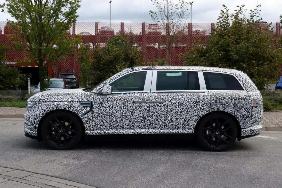 Genesis GV90: il SUV elettrico di lusso con portiere “alla Rolls-Royce” (9)