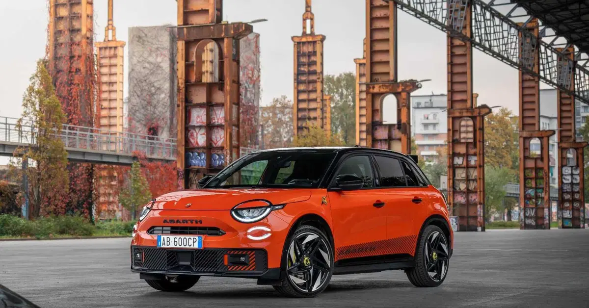 Stellantis: Fiat e Abarth presentano la nuova 600 Sport e 600e Competizione