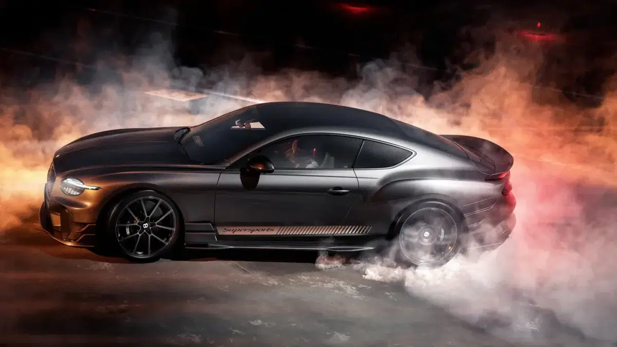 Nuova Bentley Supersports: la GT che manda in pensione l’ibrido con il suo V8 da 657 CV (2)