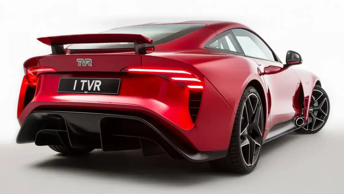 TVR Griffith, è ufficiale: torna il V8 da 500 CV e arrivano anche le TVR elettriche (2)