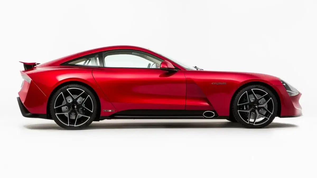 TVR Griffith, è ufficiale: torna il V8 da 500 CV e arrivano anche le TVR elettriche (3)