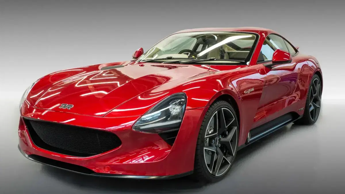 TVR Griffith, è ufficiale: torna il V8 da 500 CV e arrivano anche le TVR elettriche (6)