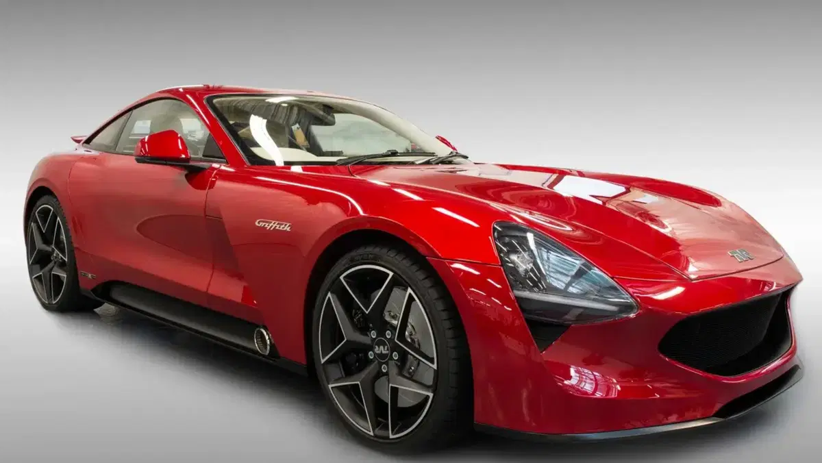 TVR Griffith, è ufficiale: torna il V8 da 500 CV e arrivano anche le TVR elettriche (12)