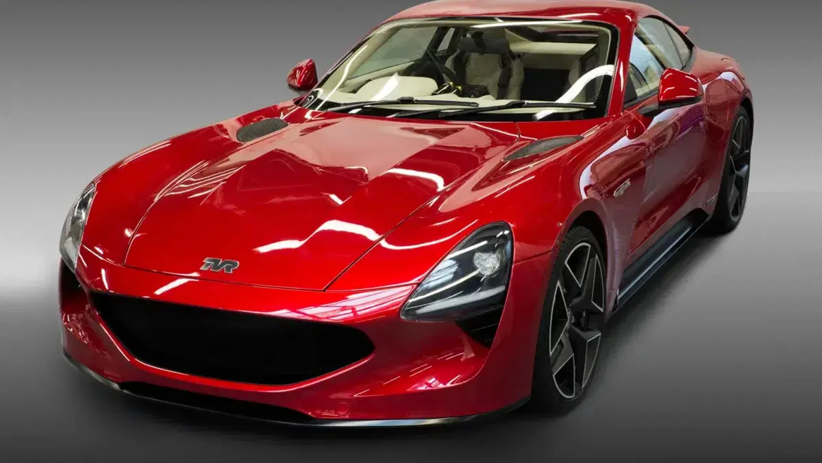 TVR Griffith, è ufficiale: torna il V8 da 500 CV e arrivano anche le TVR elettriche (13)