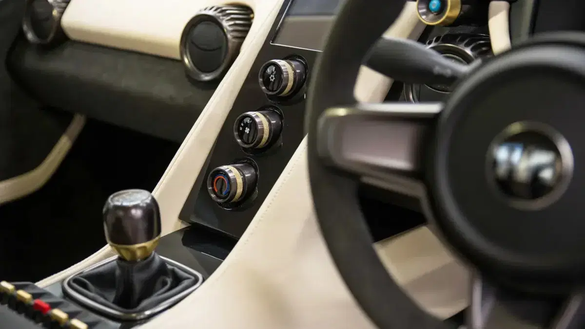 TVR Griffith, è ufficiale: torna il V8 da 500 CV e arrivano anche le TVR elettriche (14)