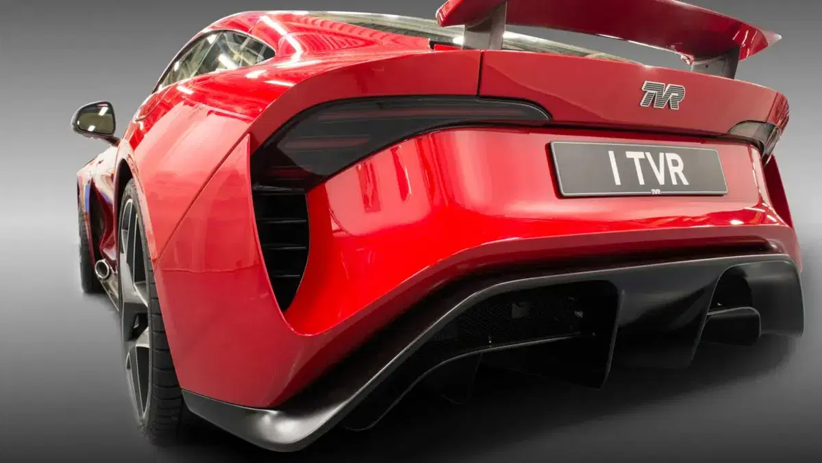 TVR Griffith, è ufficiale: torna il V8 da 500 CV e arrivano anche le TVR elettriche (16)