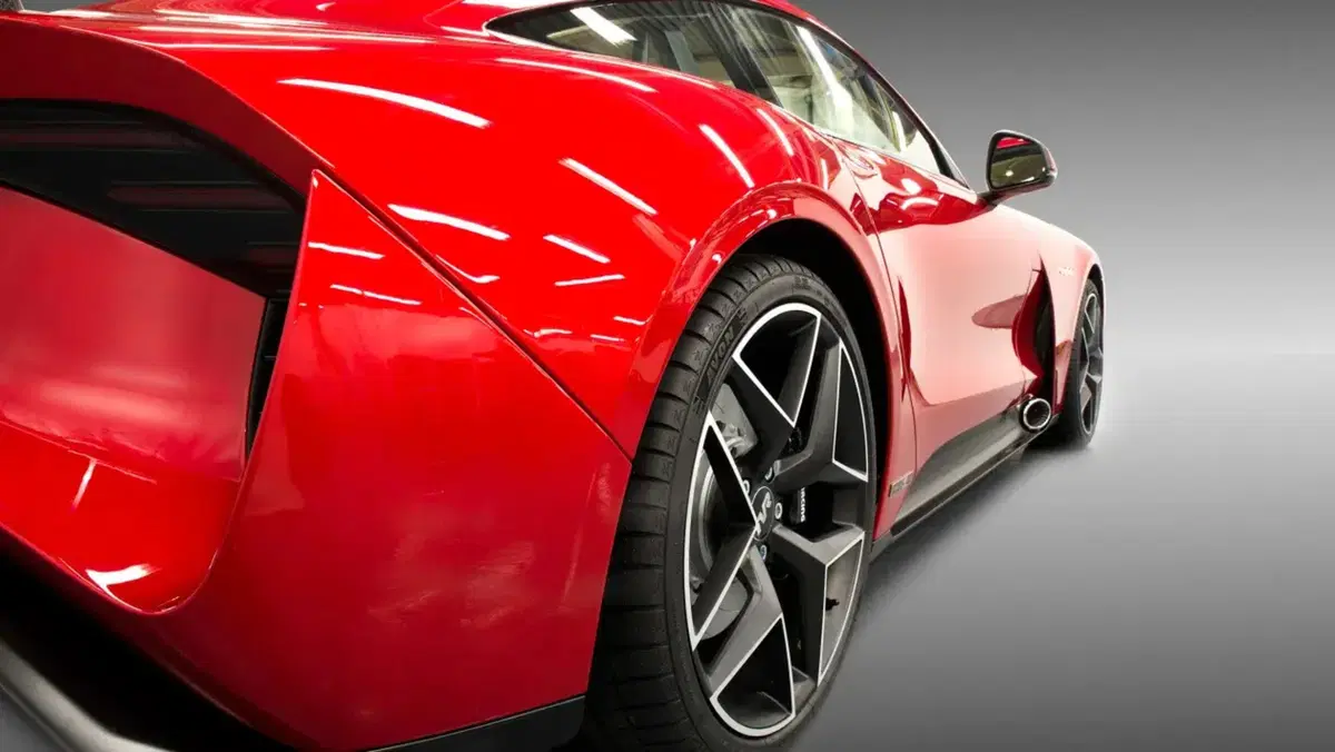 TVR Griffith, è ufficiale: torna il V8 da 500 CV e arrivano anche le TVR elettriche (17)