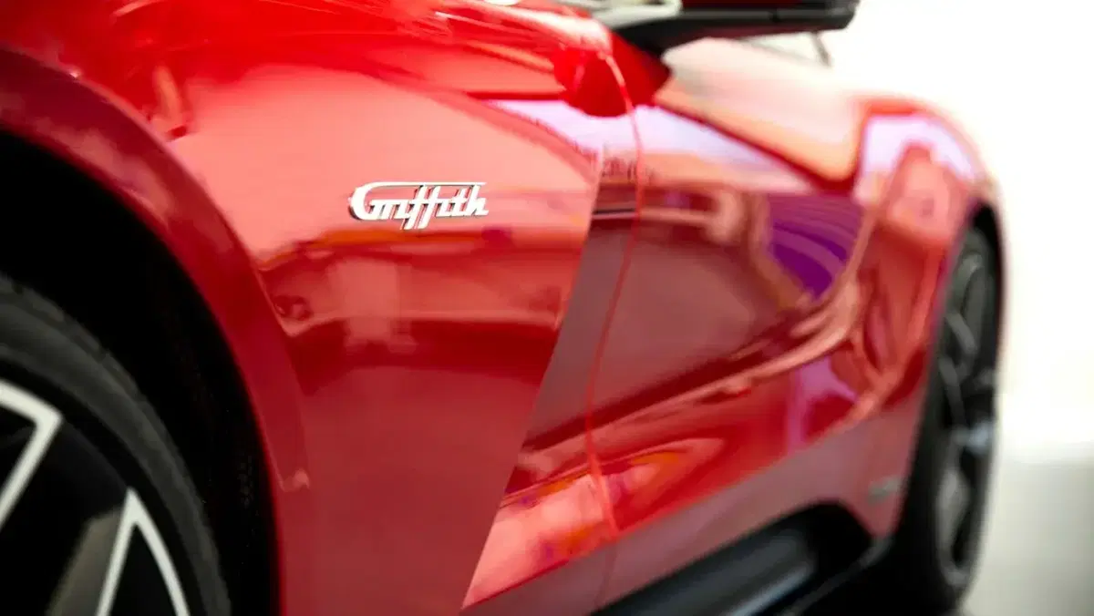 TVR Griffith, è ufficiale: torna il V8 da 500 CV e arrivano anche le TVR elettriche (18)