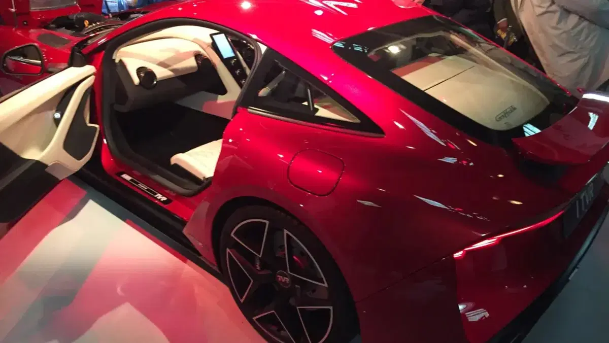 TVR Griffith, è ufficiale: torna il V8 da 500 CV e arrivano anche le TVR elettriche (23)