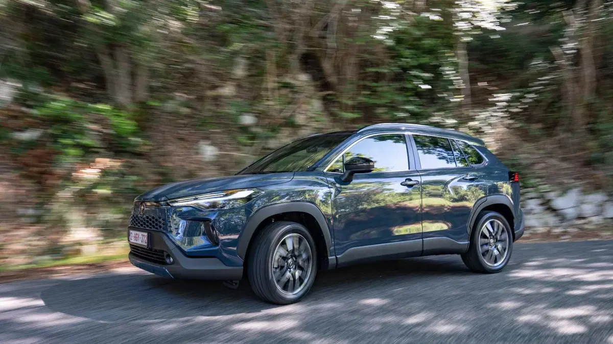 Toyota Corolla Cross Hybrid 2.0h Trend 2wd 197cv e-cvt (3)