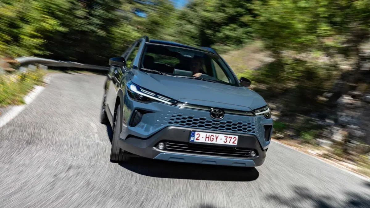 Toyota Corolla Cross Hybrid 2.0h Trend 2wd 197cv e-cvt (6)