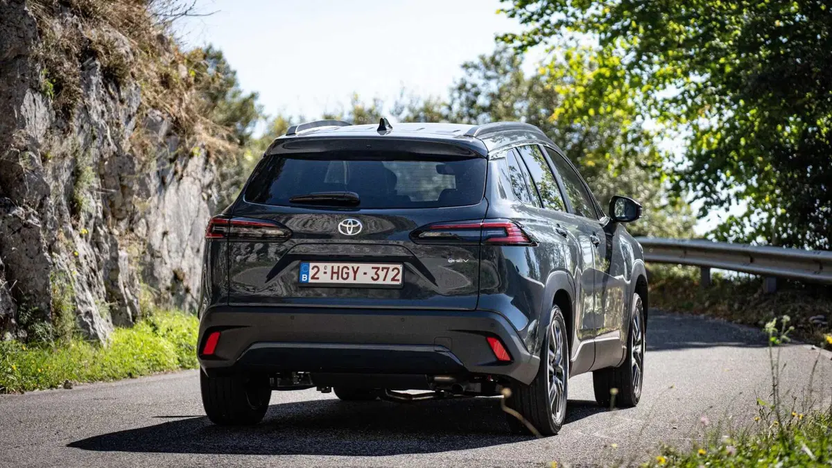 Toyota Corolla Cross Hybrid 2.0h Trend 2wd 197cv e-cvt (8)