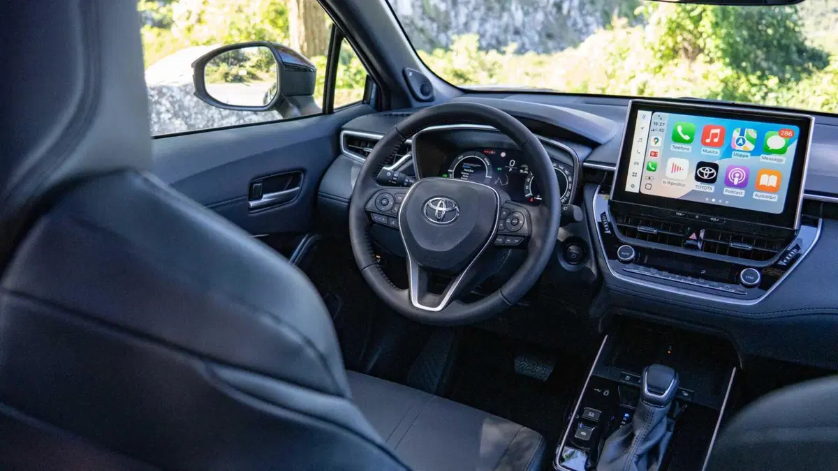 Toyota Corolla Cross Hybrid 2.0h Trend 2wd 197cv e-cvt (11)