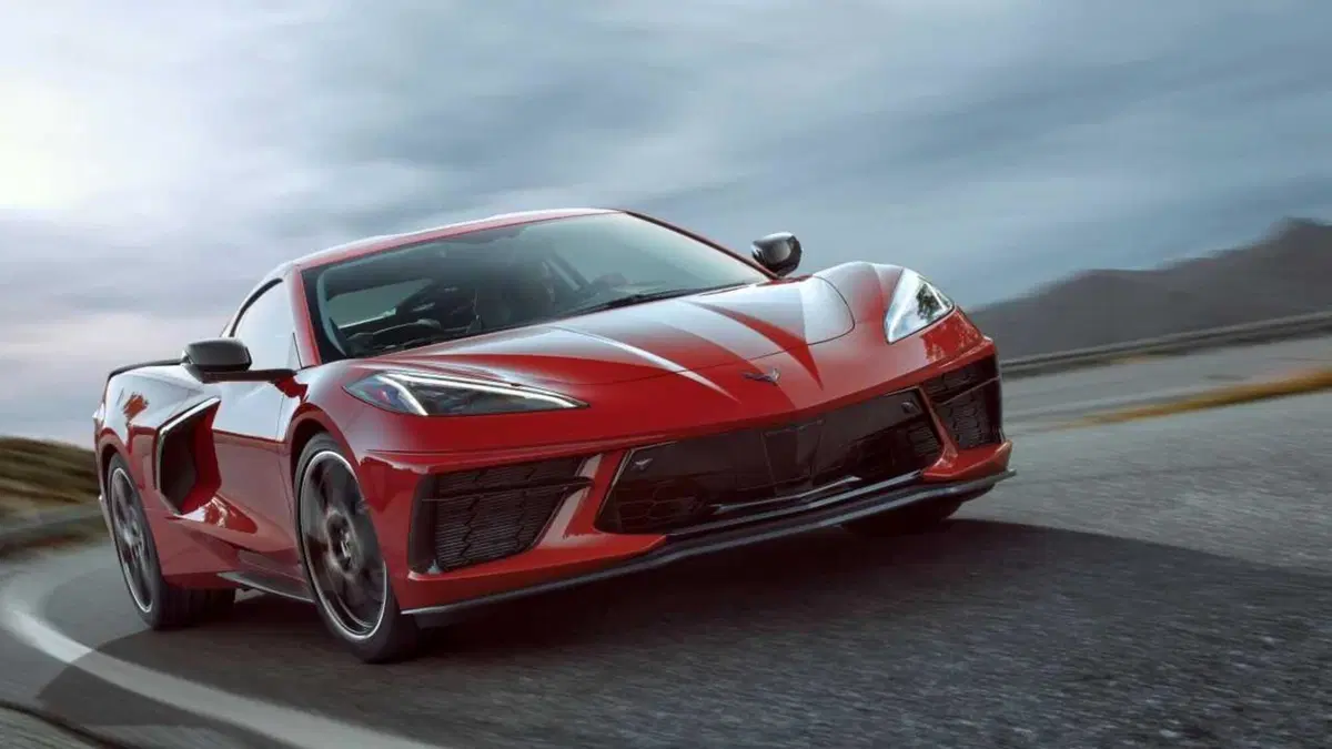 Mentre l'Europa vieta i motori termici, General Motors rilancia: arriva il nuovo V8 da oltre 500 CV che farà tremare l'asfalto (9)