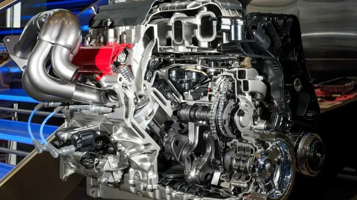 Mentre l'Europa vieta i motori termici, General Motors rilancia: arriva il nuovo V8 da oltre 500 CV che farà tremare l'asfalto (8)