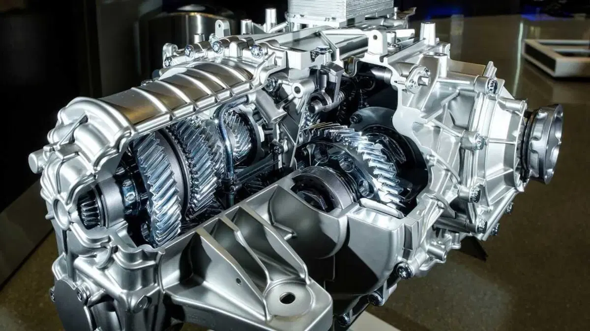 Mentre l'Europa vieta i motori termici, General Motors rilancia: arriva il nuovo V8 da oltre 500 CV che farà tremare l'asfalto (10)