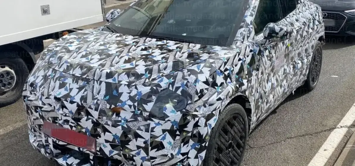 Nuova Nissan Juke 2026: il baby-SUV diventa elettrico e cambia tutto (3)