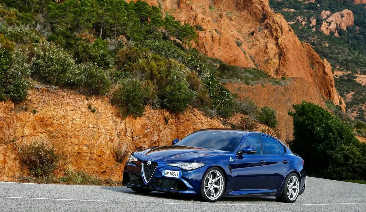 Ecco le dieci quattro porte più veloci al Nurburgring (4)