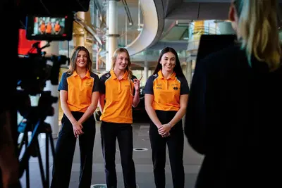 Ella H&auml;kkinen in McLaren: la figlia del due volte campione di F1 Mika raccoglie il testimone a Woking
