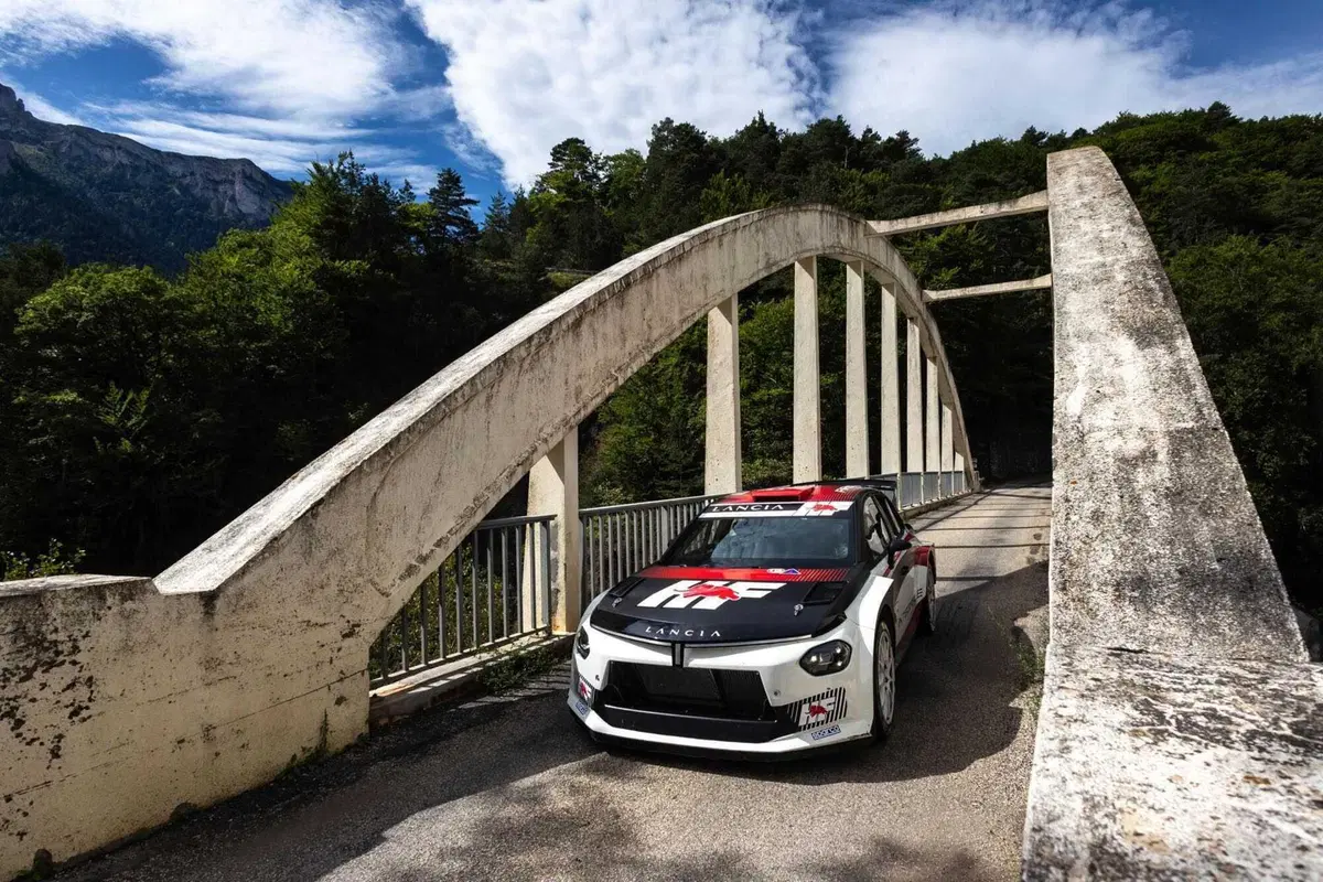 Mondiale Rally. LIVE! Ecco la Ypsilon Rally2 HF Integrale [VIDEO] (12)