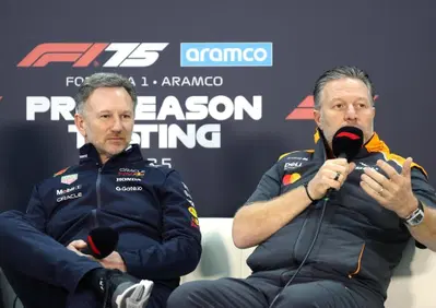 F1. “Hamilton? Dovrebbe già essere otto volte campione del mondo”: Zak Brown punge su Abu Dhabi 2021. E di Christian Horner dice...