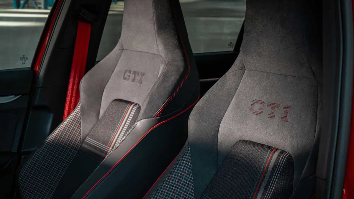 Volkswagen Golf 2.0 tsi GTI Edition 50 325cv dsg (12)