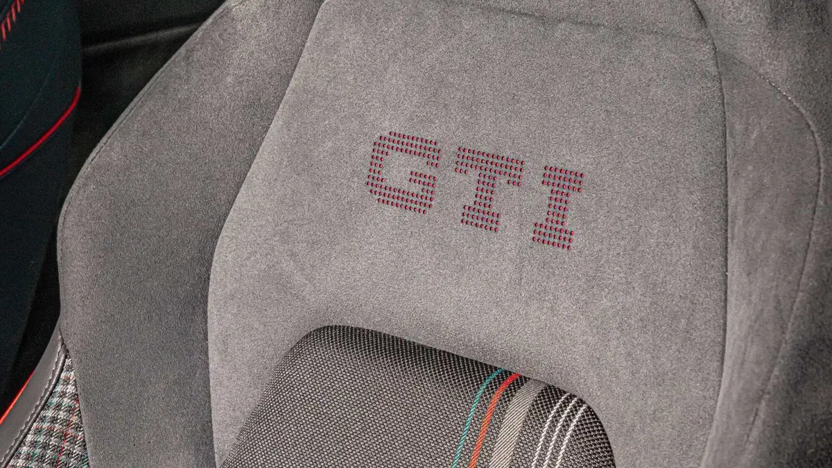Volkswagen Golf 2.0 tsi GTI Edition 50 325cv dsg (13)
