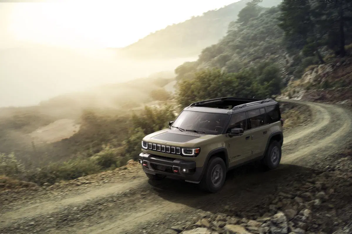 Nuova Jeep Recon 2026: elettrico sì, ma con il badge 'giusto'! (3)