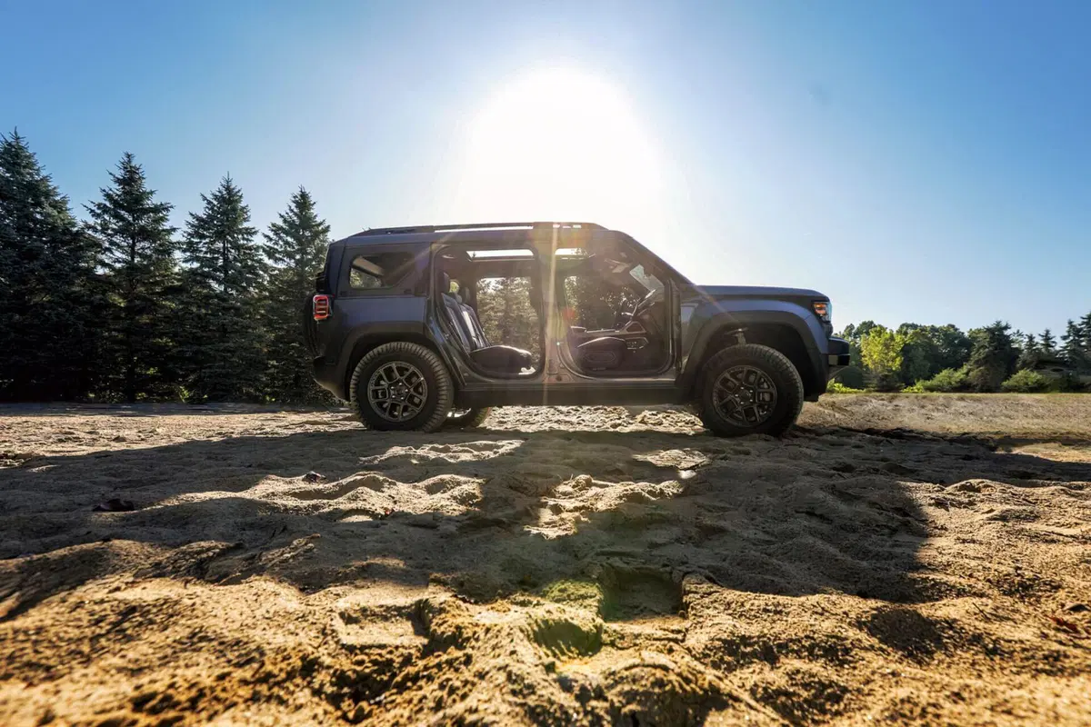 Nuova Jeep Recon 2026: elettrico sì, ma con il badge 'giusto'! (11)