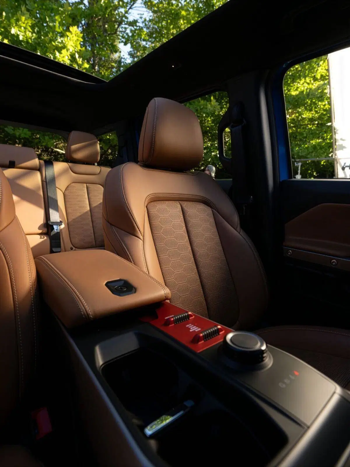Nuova Jeep Recon 2026: elettrico sì, ma con il badge 'giusto'! (19)