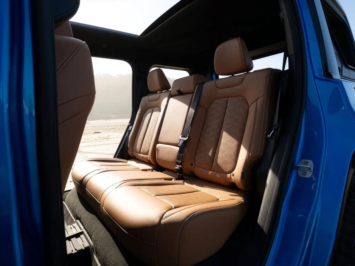 Nuova Jeep Recon 2026: elettrico sì, ma con il badge 'giusto'! (21)