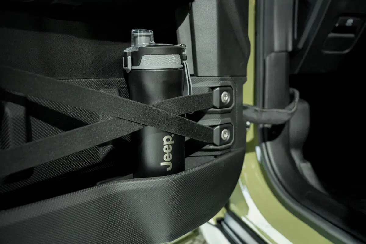 Nuova Jeep Recon 2026: elettrico sì, ma con il badge 'giusto'! (29)