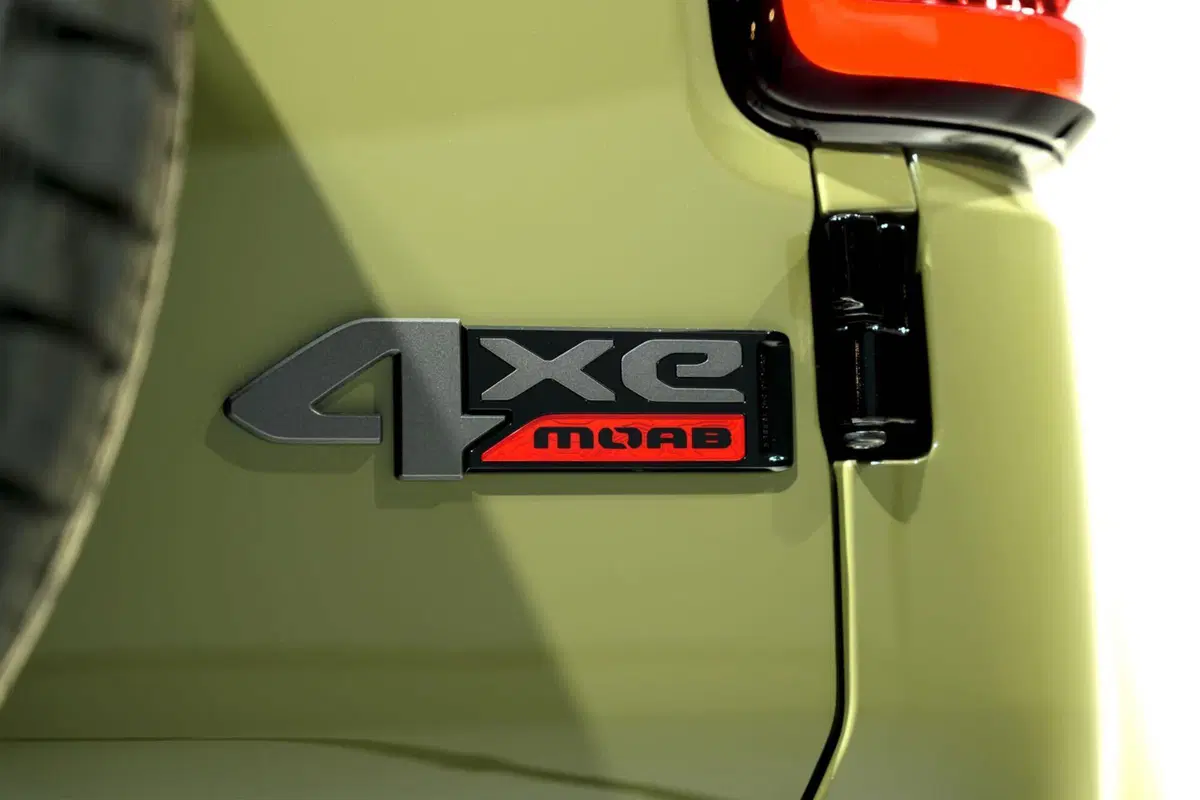 Nuova Jeep Recon 2026: elettrico sì, ma con il badge 'giusto'! (32)