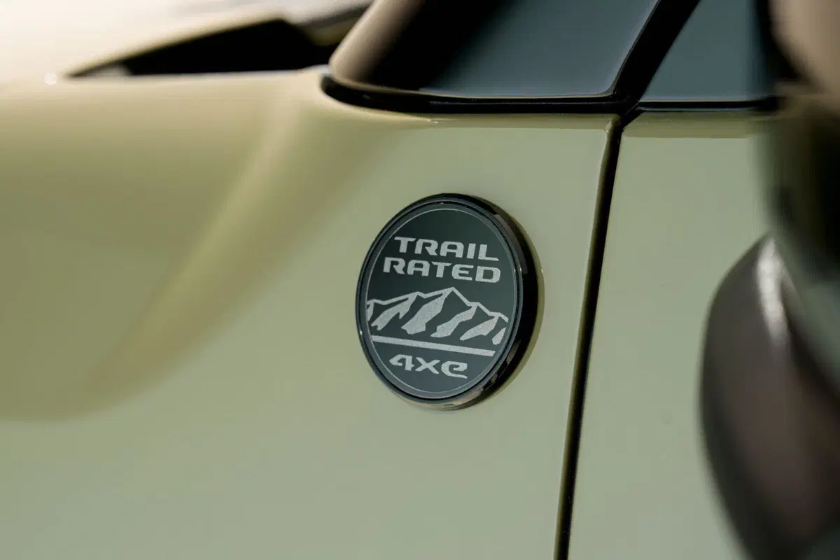 Nuova Jeep Recon 2026: elettrico sì, ma con il badge 'giusto'! (33)