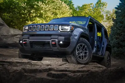Nuova Jeep Recon 2026: ecco il primo SUV elettrico Trail Rated