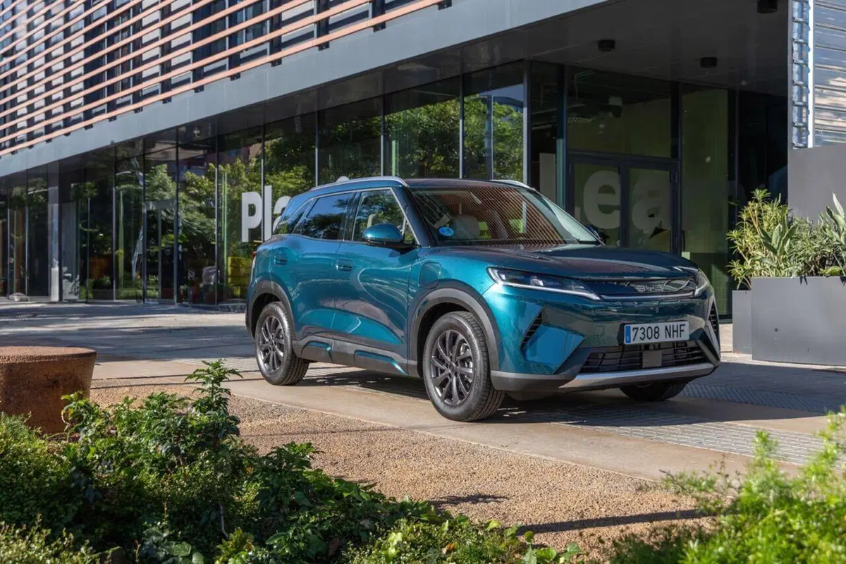 BYD Atto 2 Dm-i: primo contatto con il 'super-ibrido' compatto da 1.000 km di autonomia. Best-seller in vista?