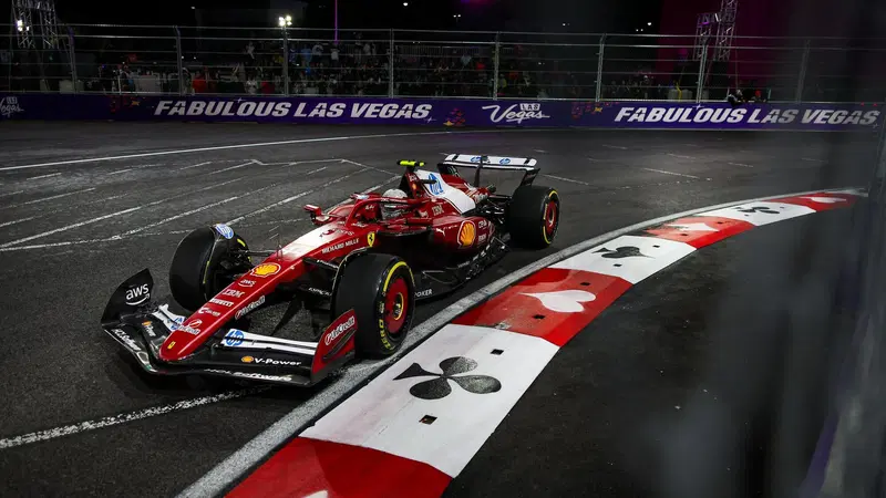 F1. GP Las Vegas, Leclerc ottimista: "Passo solido, lotta serrata in qualifica". Hamilton: "Buone sensazioni nonostante le difficolt&agrave;"