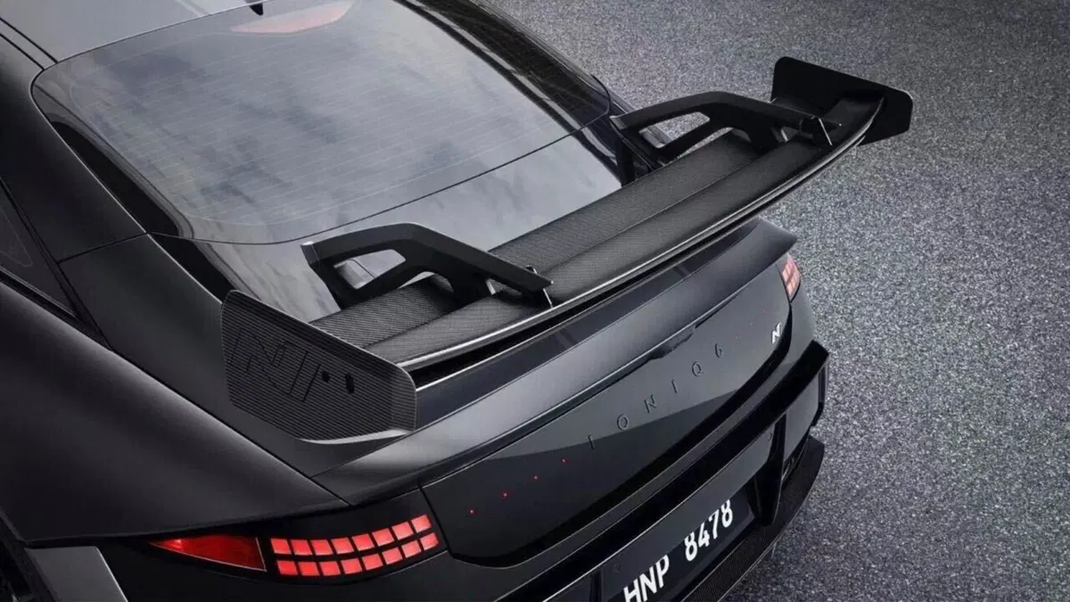 Hyundai IONIQ 6 N sconvolge il mercato: con questo pacchetto diventa una supercar elettrica (12)