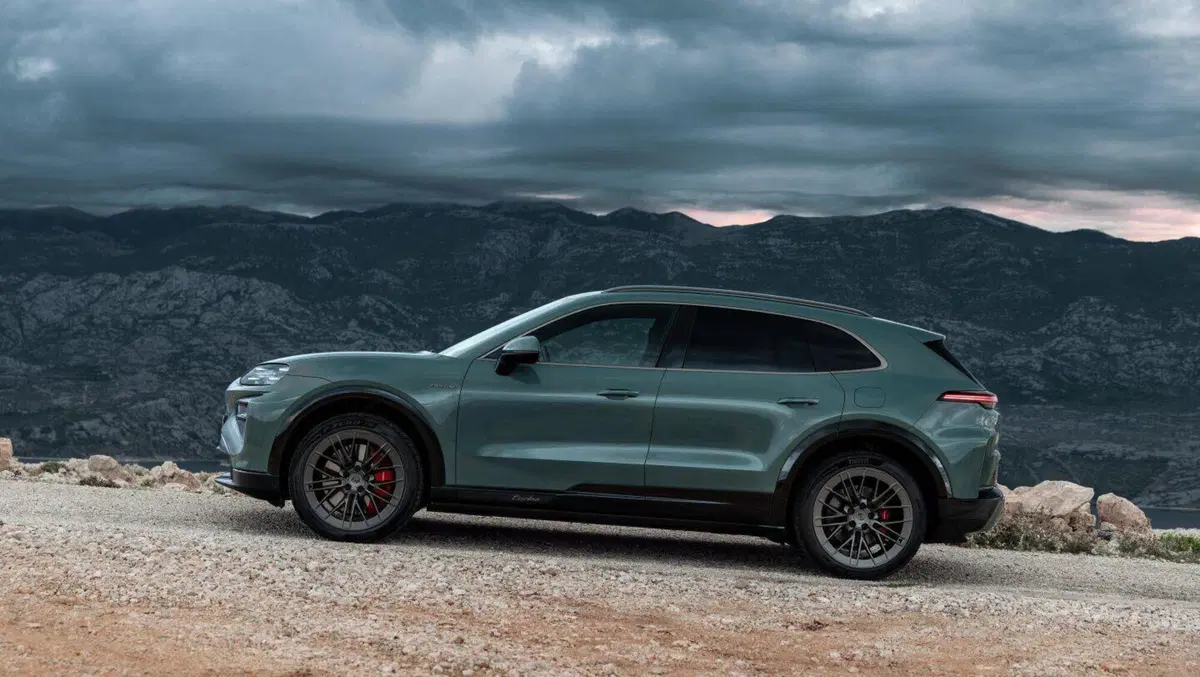 Esterni della Porsche Cayenne Electric (3)