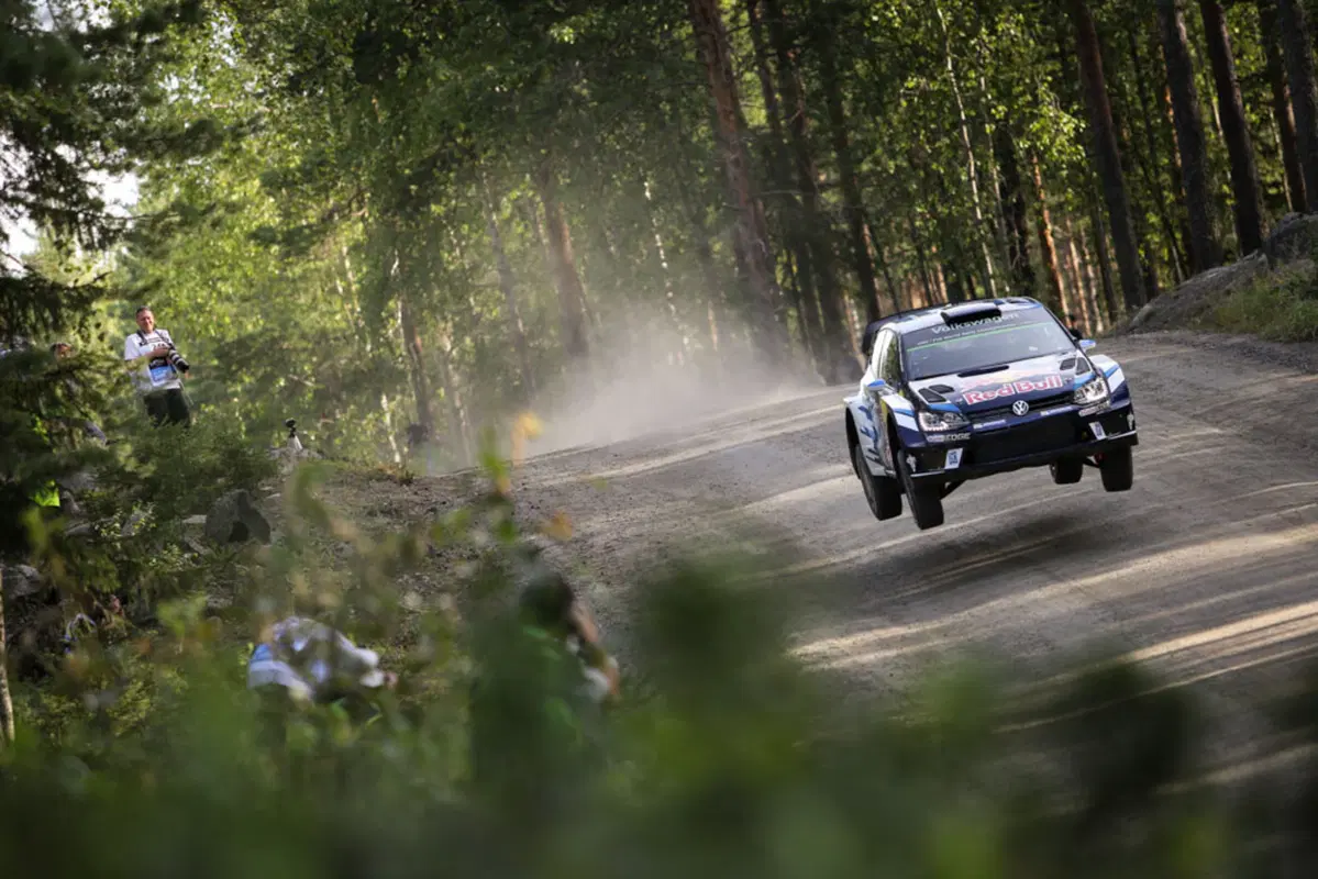 WRC16 Finlandia. Meeke (Citroen) apre le danze al Festival della Velocità (9)