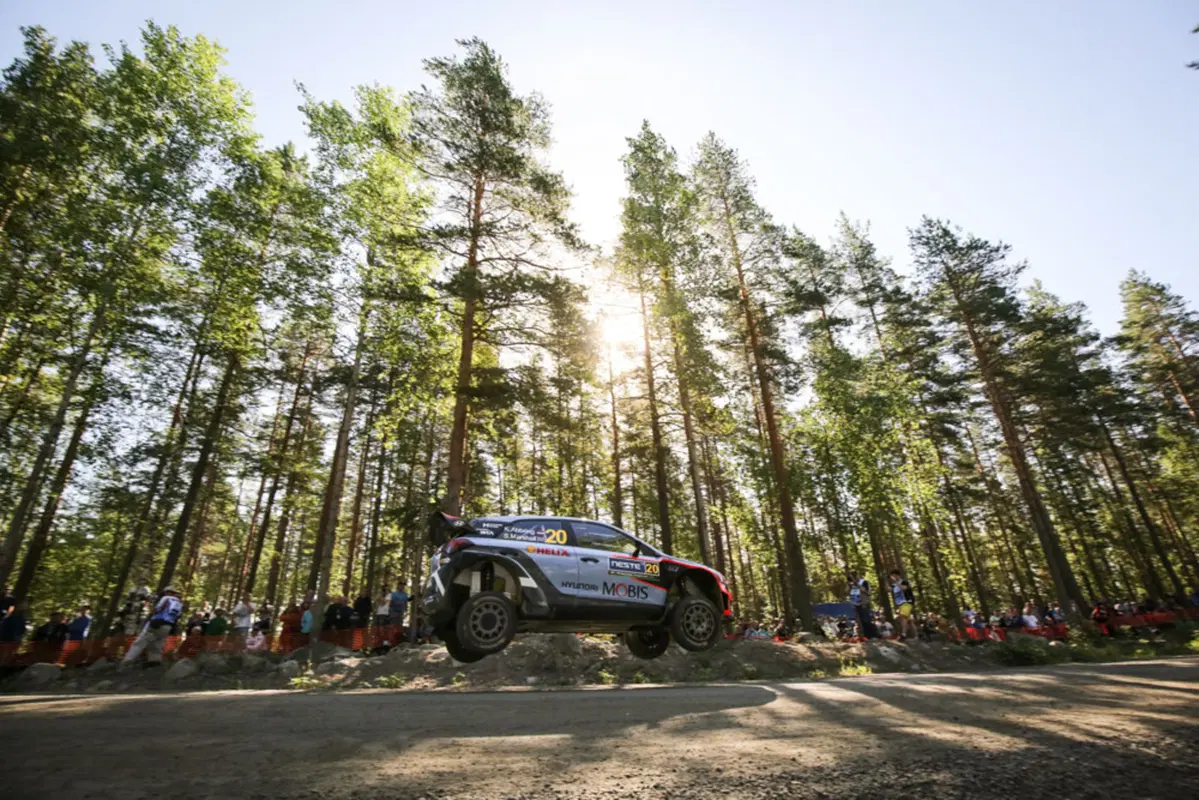 WRC16 Finlandia. Meeke (Citroen) apre le danze al Festival della Velocità (15)