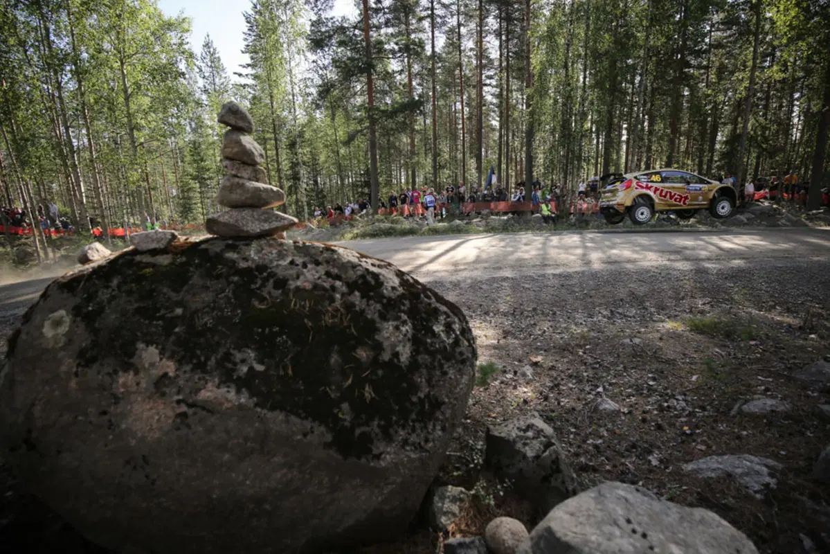 WRC16 Finlandia. Meeke (Citroen) apre le danze al Festival della Velocità (16)