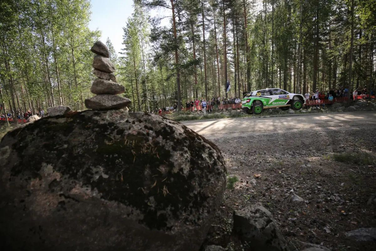 WRC16 Finlandia. Meeke (Citroen) apre le danze al Festival della Velocità (17)