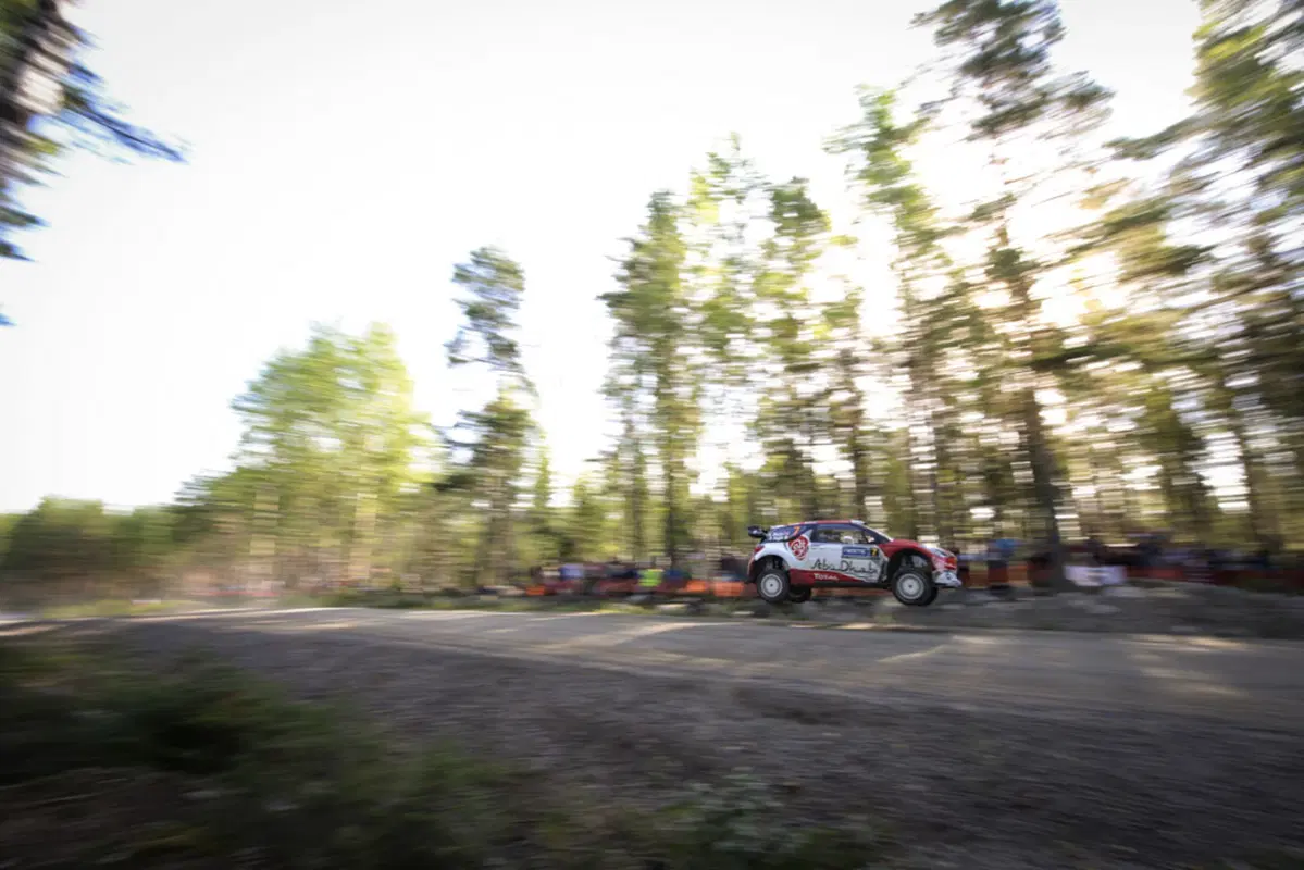 WRC16 Finlandia. Meeke (Citroen) apre le danze al Festival della Velocità (18)
