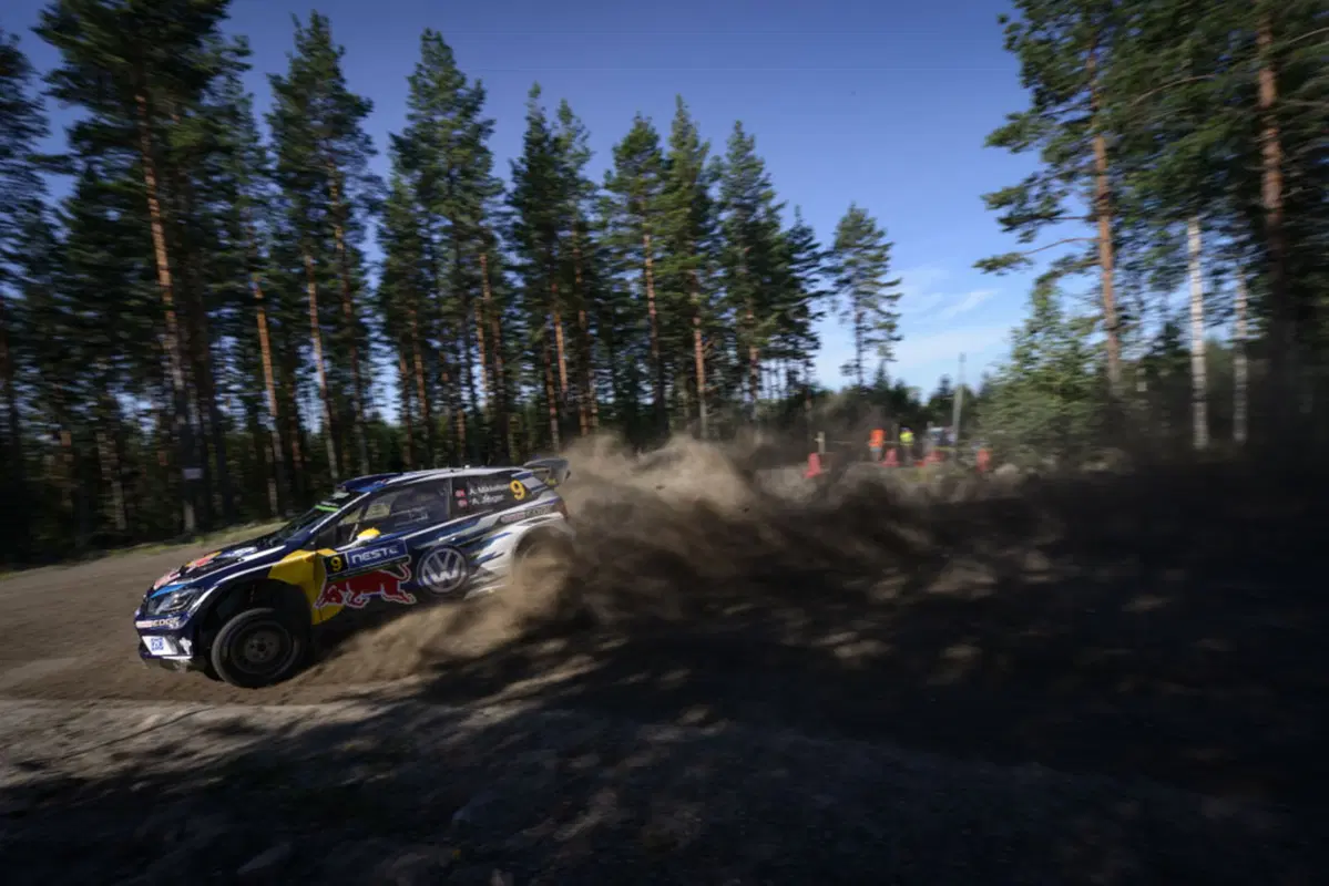 WRC16 Finlandia. Meeke (Citroen) apre le danze al Festival della Velocità (20)
