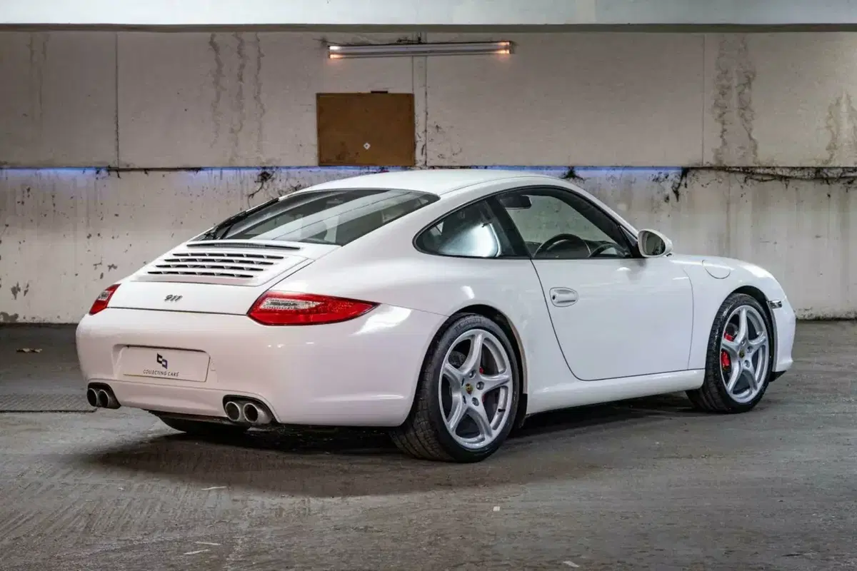 James May vende la sua Porsche 911: l’iconica 997.2 di Captain Slow è all’asta (3)