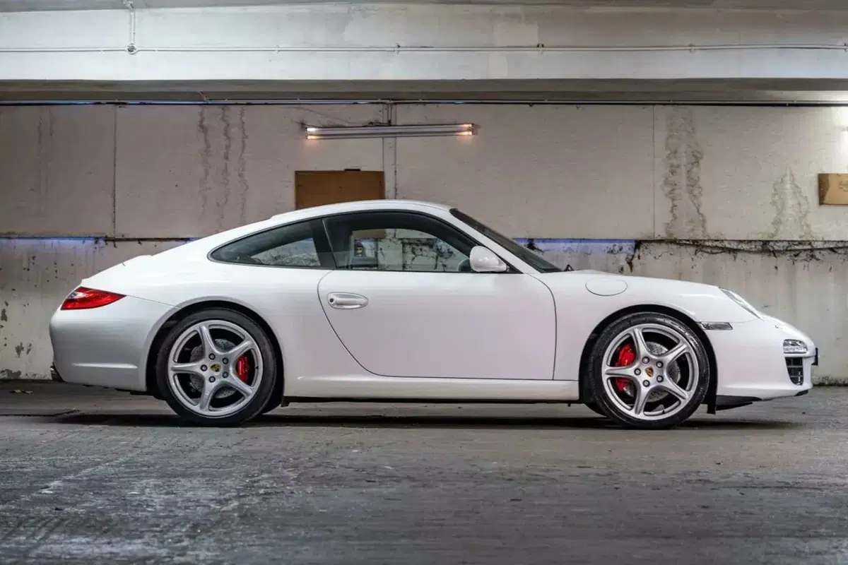 James May vende la sua Porsche 911: l’iconica 997.2 di Captain Slow è all’asta (4)