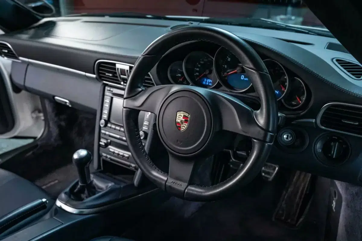 James May vende la sua Porsche 911: l’iconica 997.2 di Captain Slow è all’asta