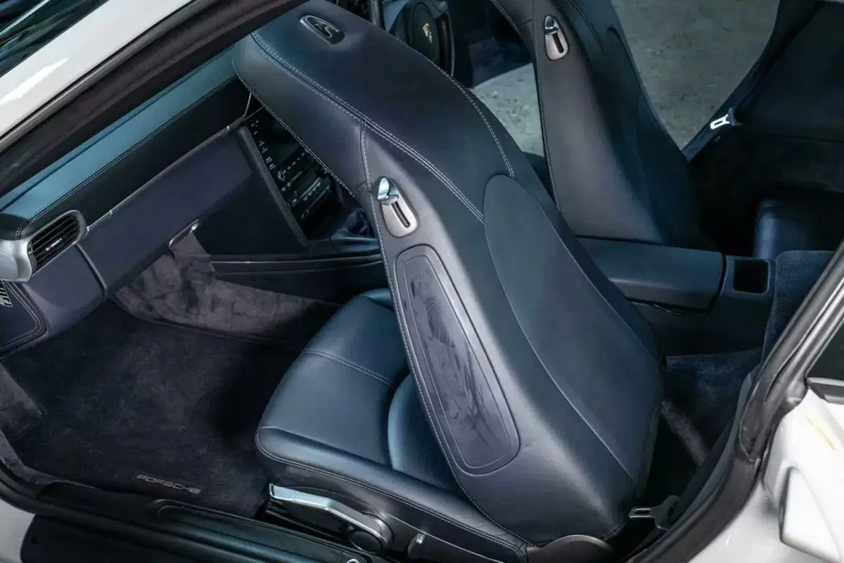 James May vende la sua Porsche 911: l’iconica 997.2 di Captain Slow è all’asta (6)