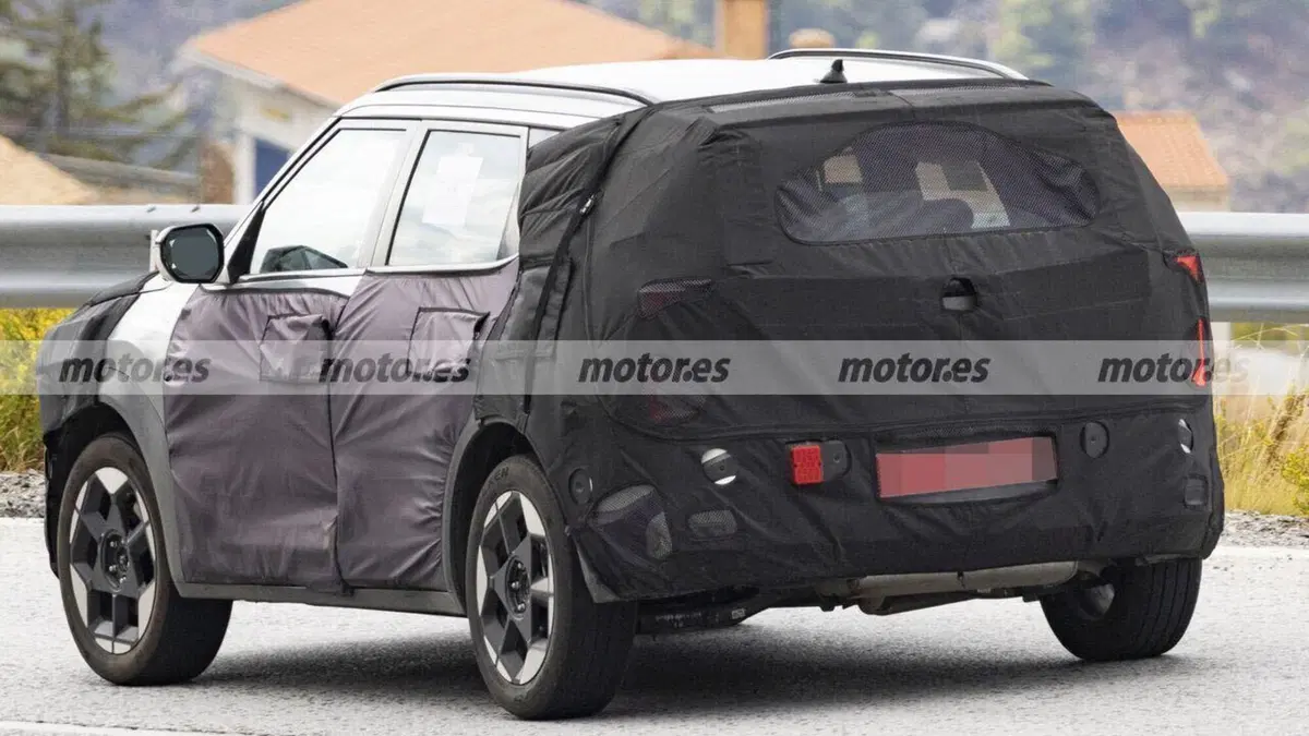 Nuova KIA Seltos 2026: il nuovo SUV low-cost sarà la rivale della Dacia Duster (8)